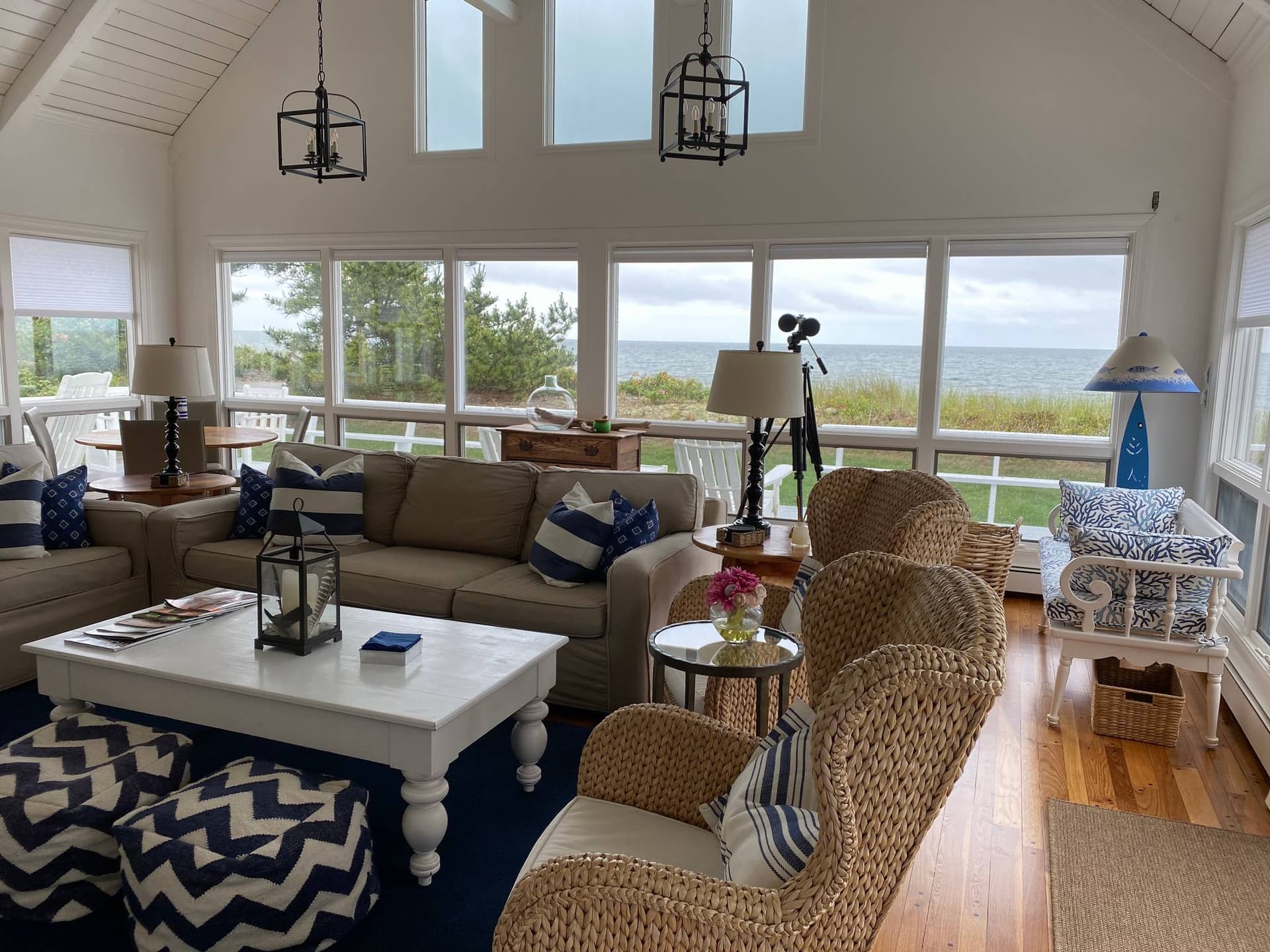 Whale Beachfront Home - Image 5