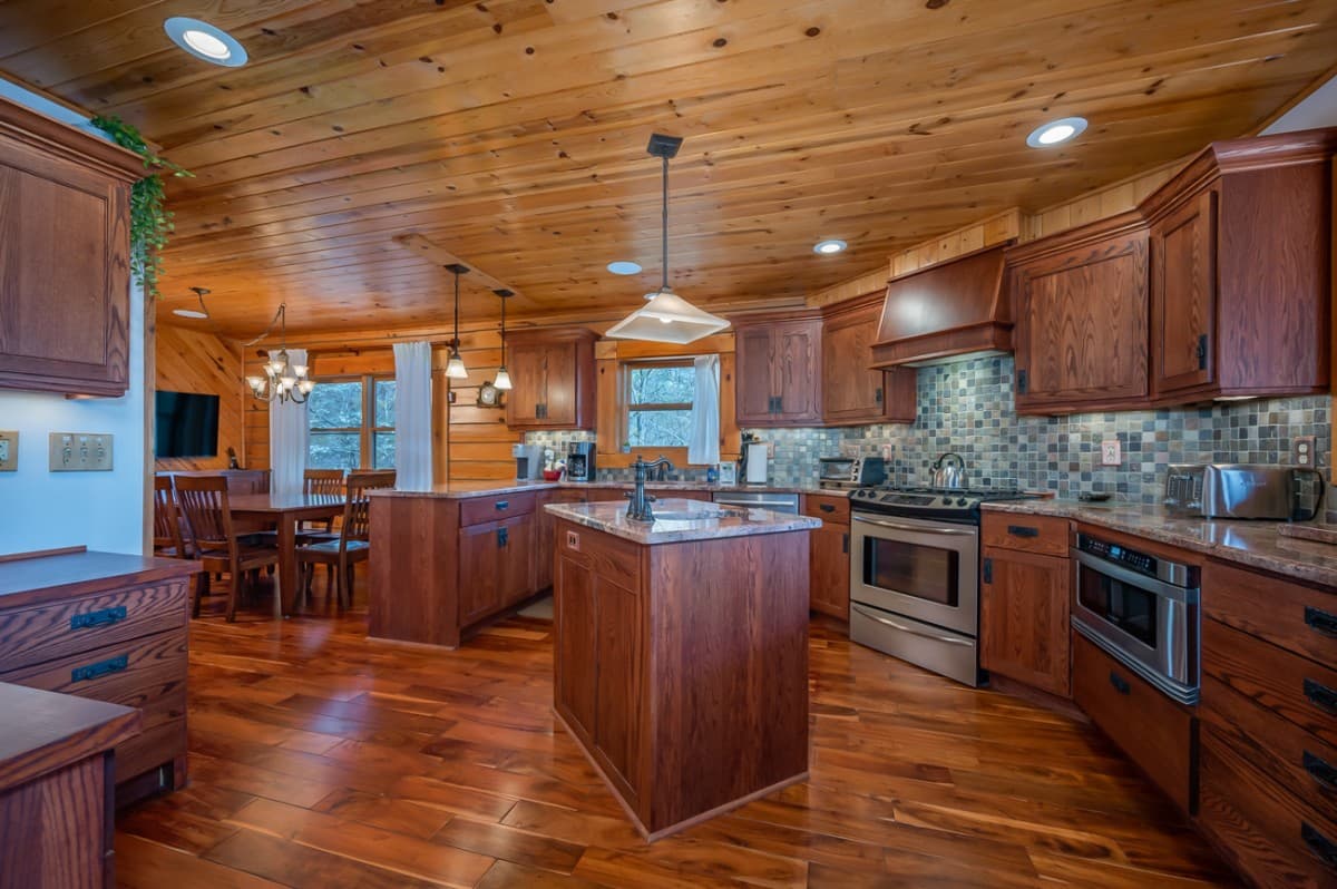 Chateau Laurel - Image 12