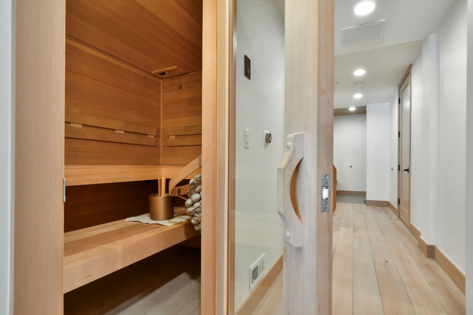 Kings Crown #102C - Image 18