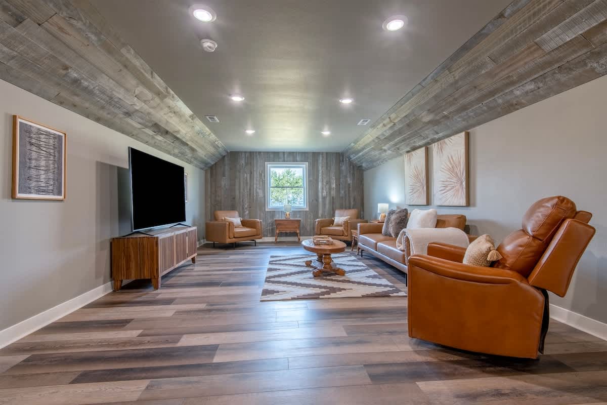 Grand Lodge - Image 4