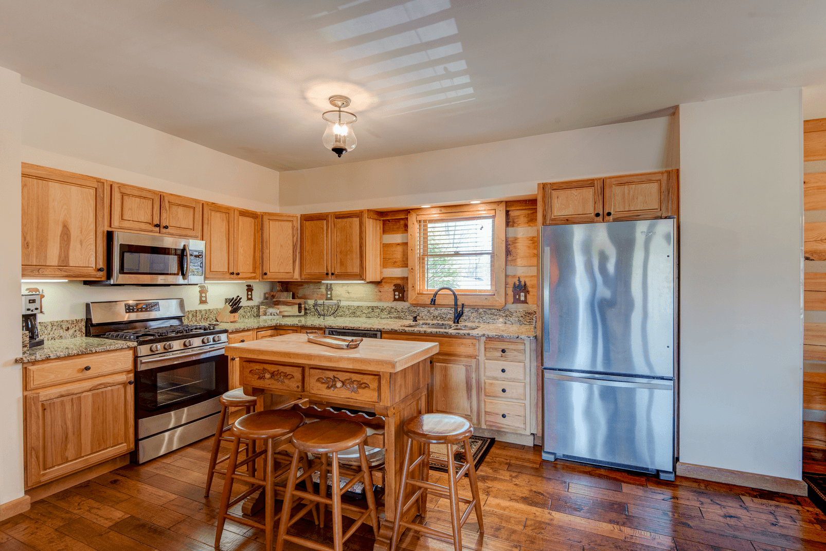 Cozy Bear Cabin - Image 5