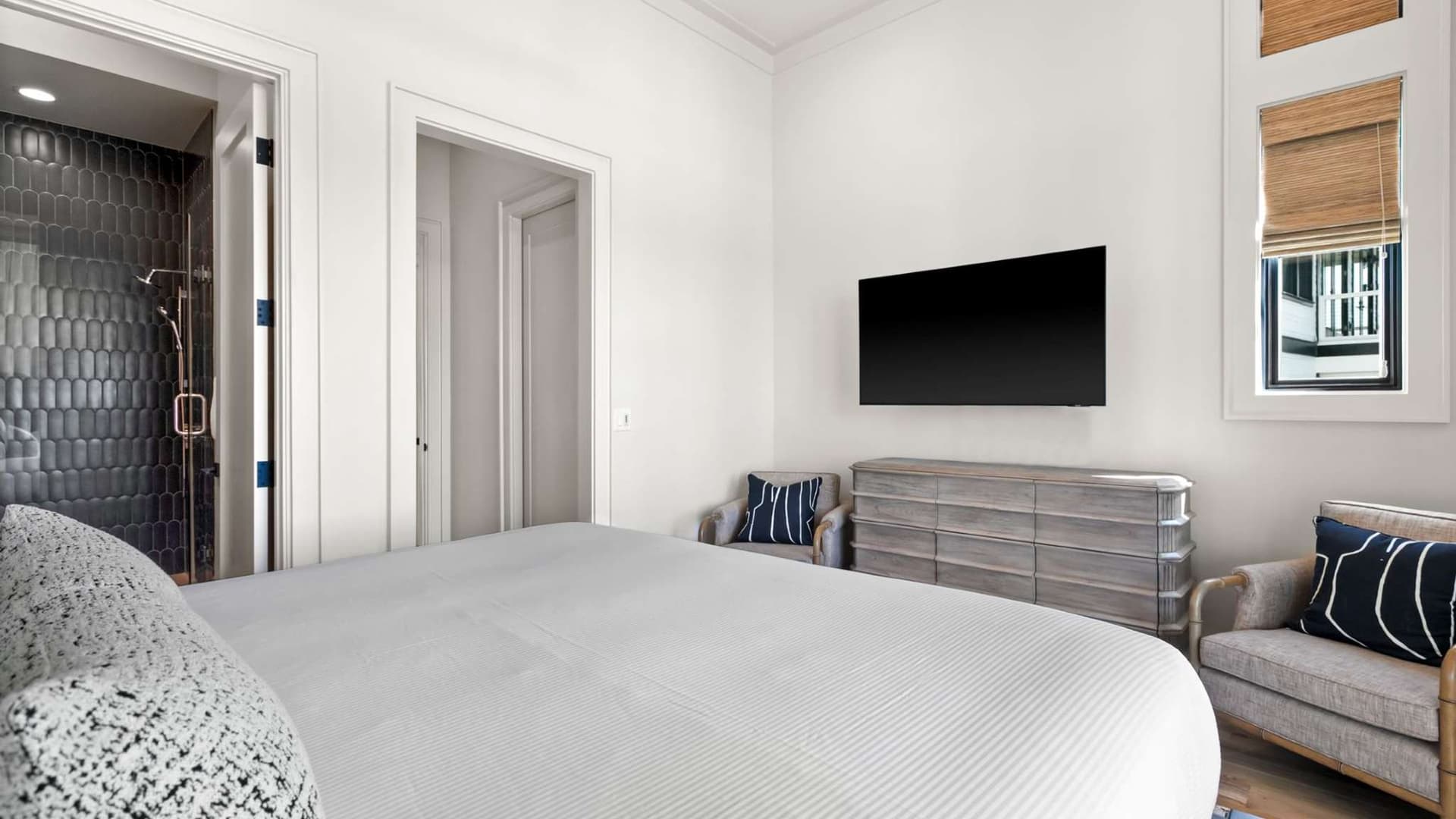 Lakeview Drive - Image 49