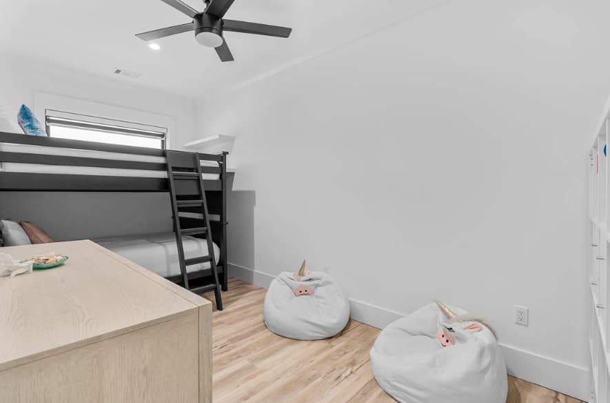 Happy by the Sea - Image 52