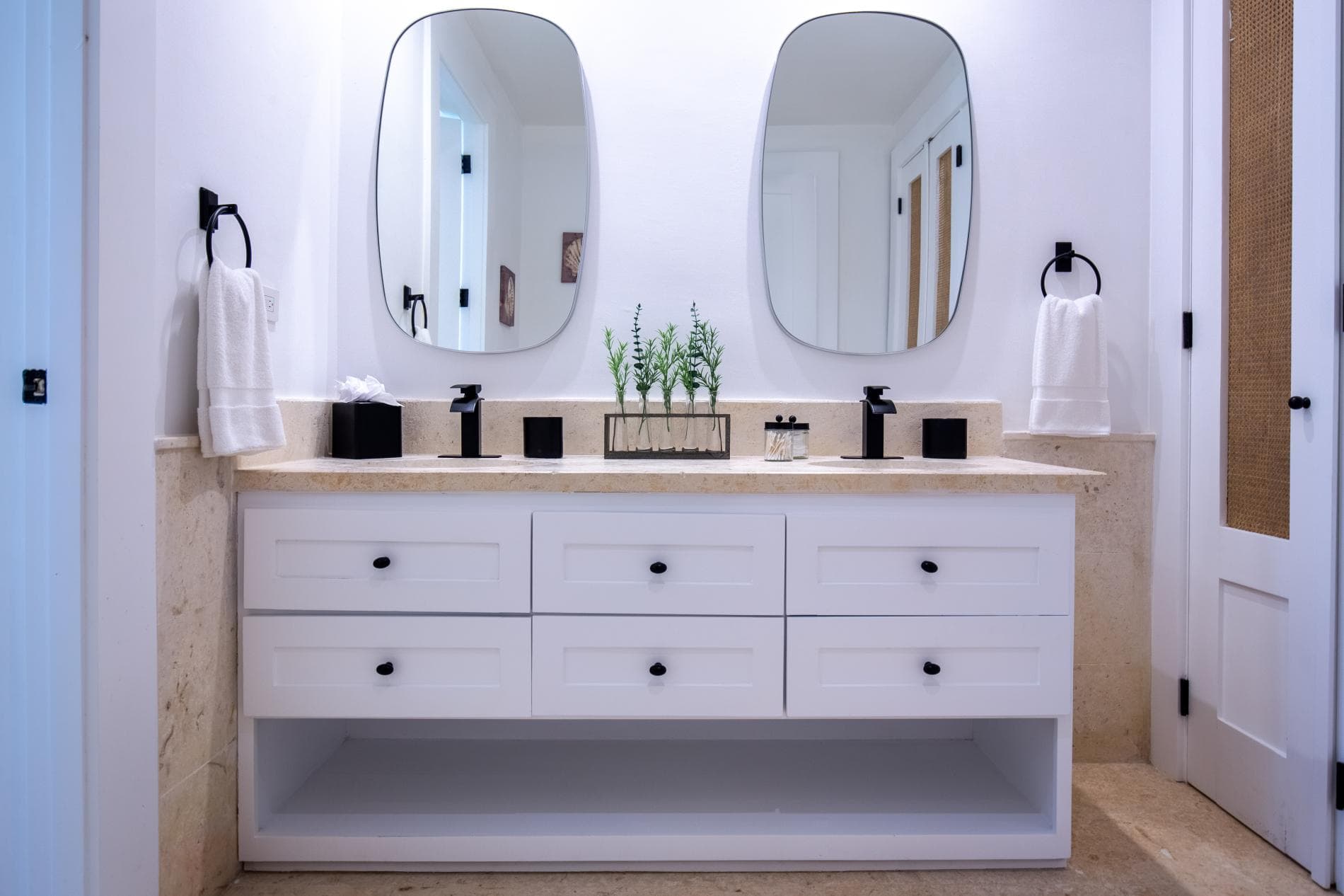 Arrecife Escapade - Image 15