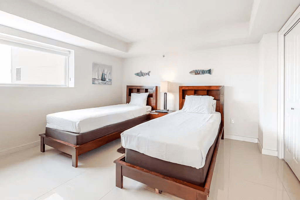 Solare Tower #705 - Image 13