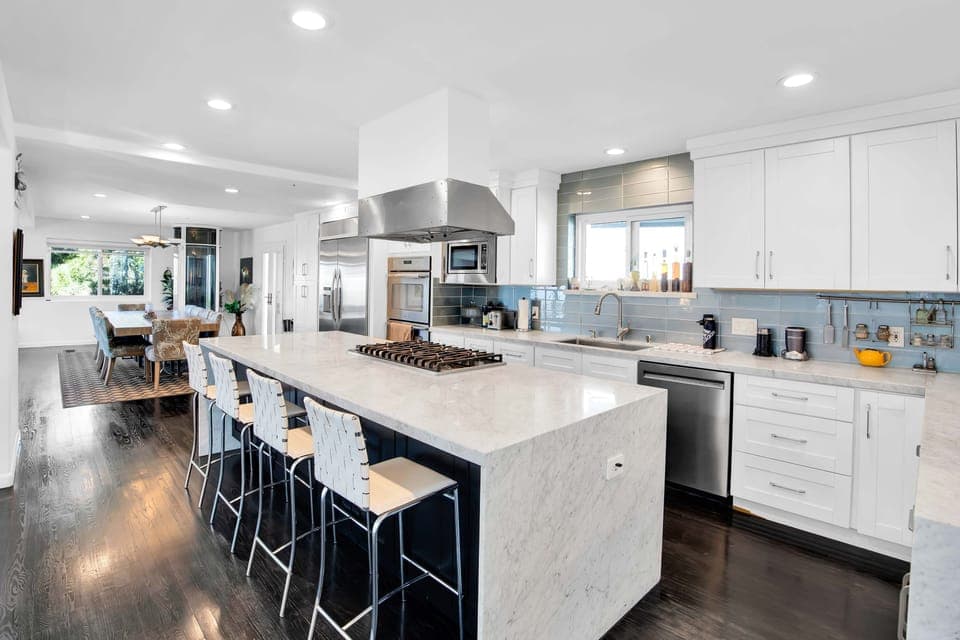 Pacific View Artist's Home - Image 5