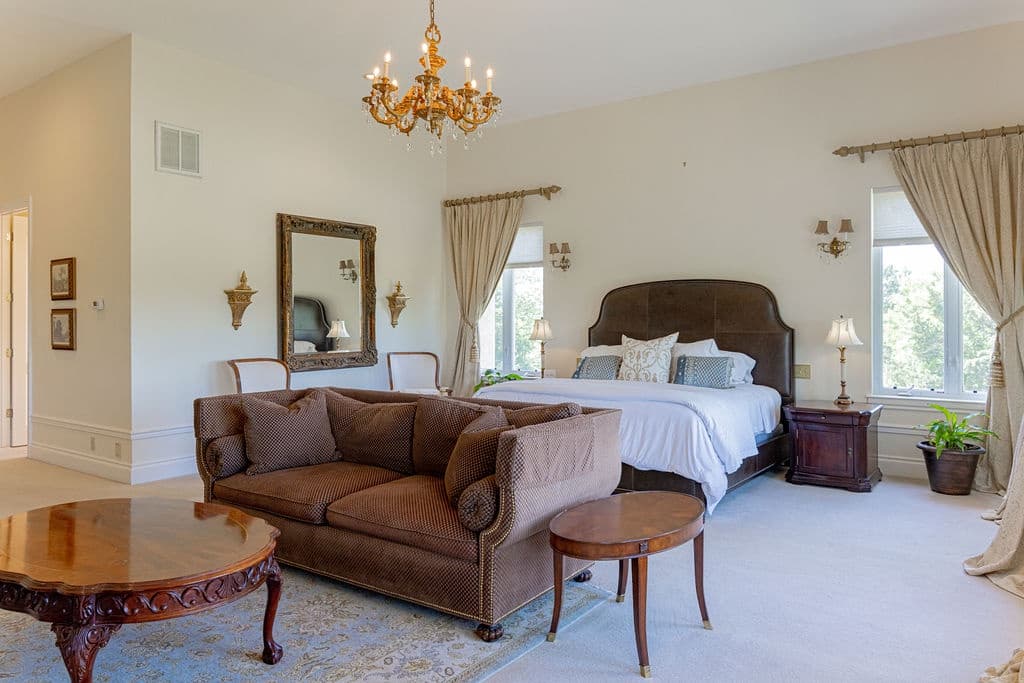 French Polo Manor - Image 16