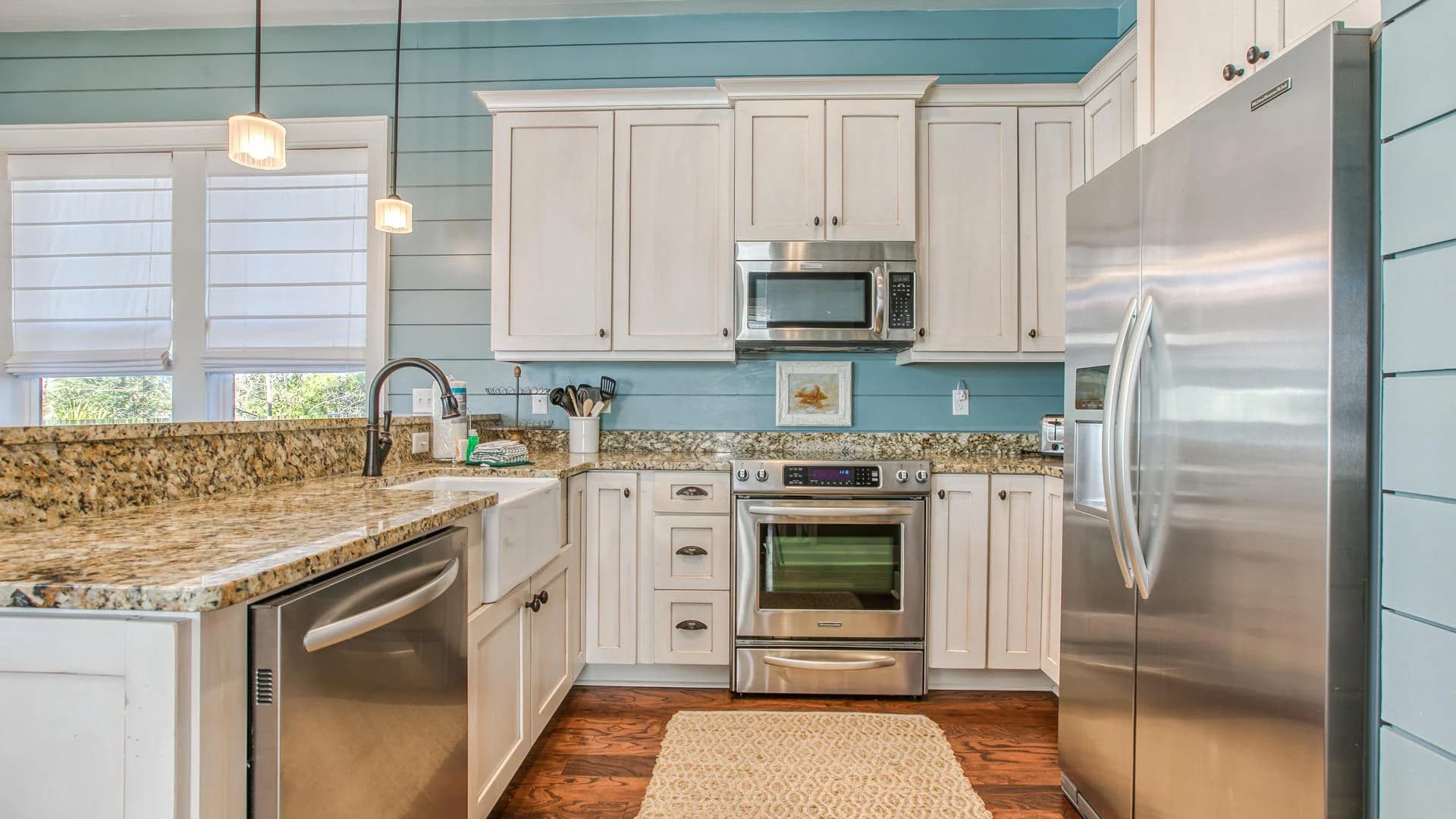 Shades of Blue House - Image 9