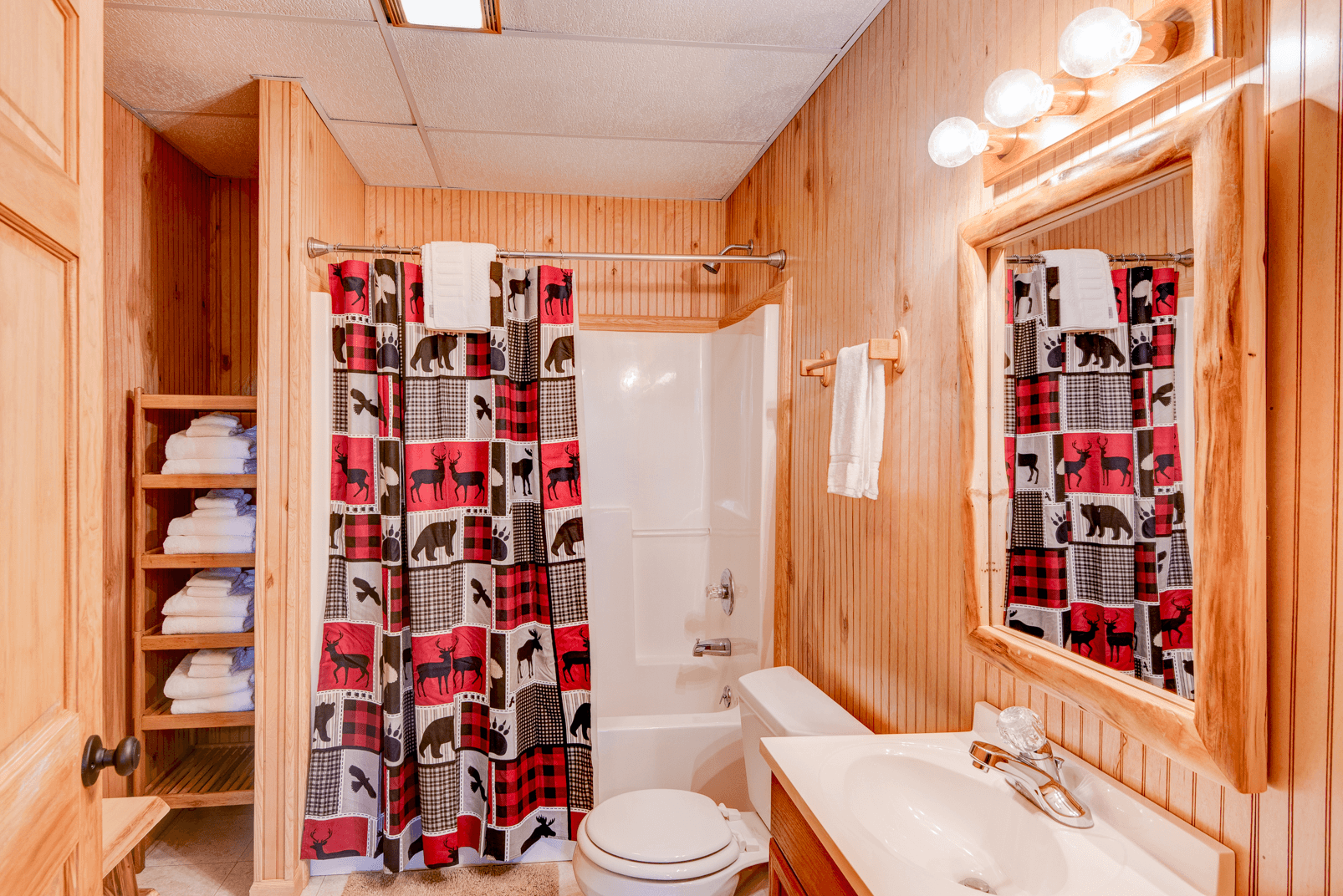 Cozy Bear Cabin - Image 33