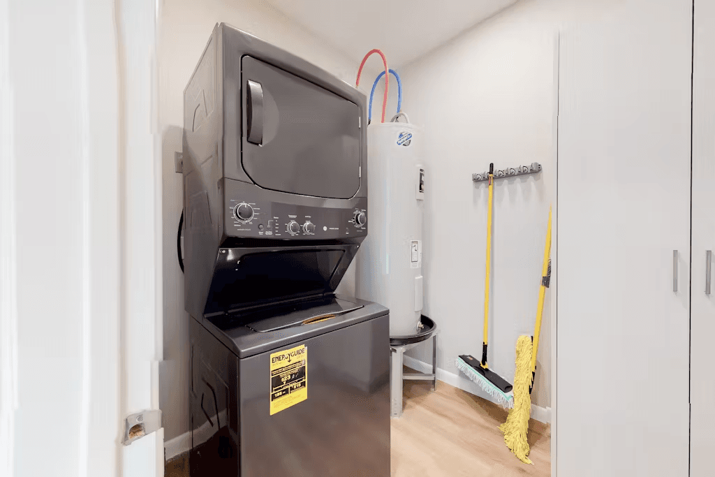 Dolphin Beach House - Image 17