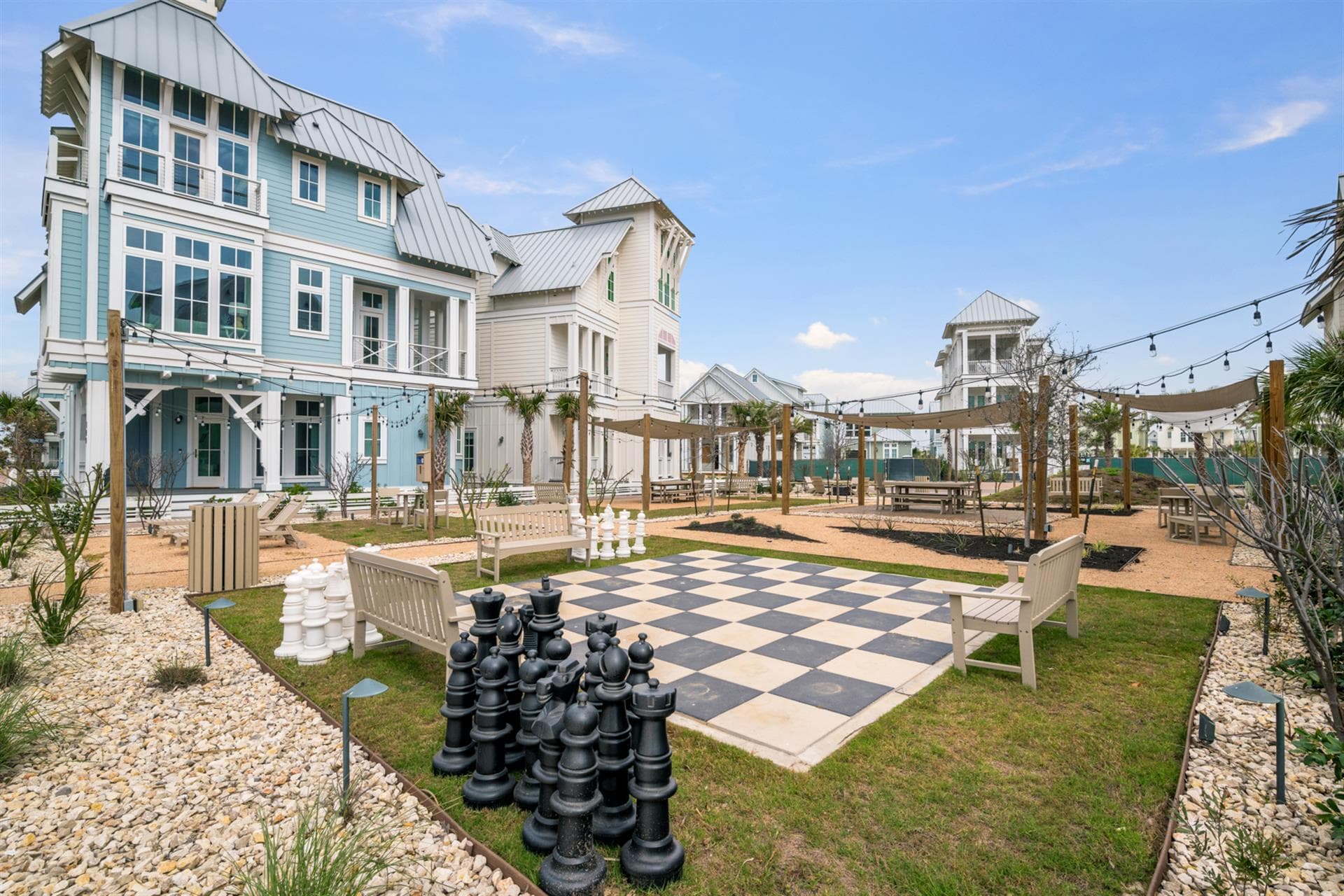 Holiday House - Image 90