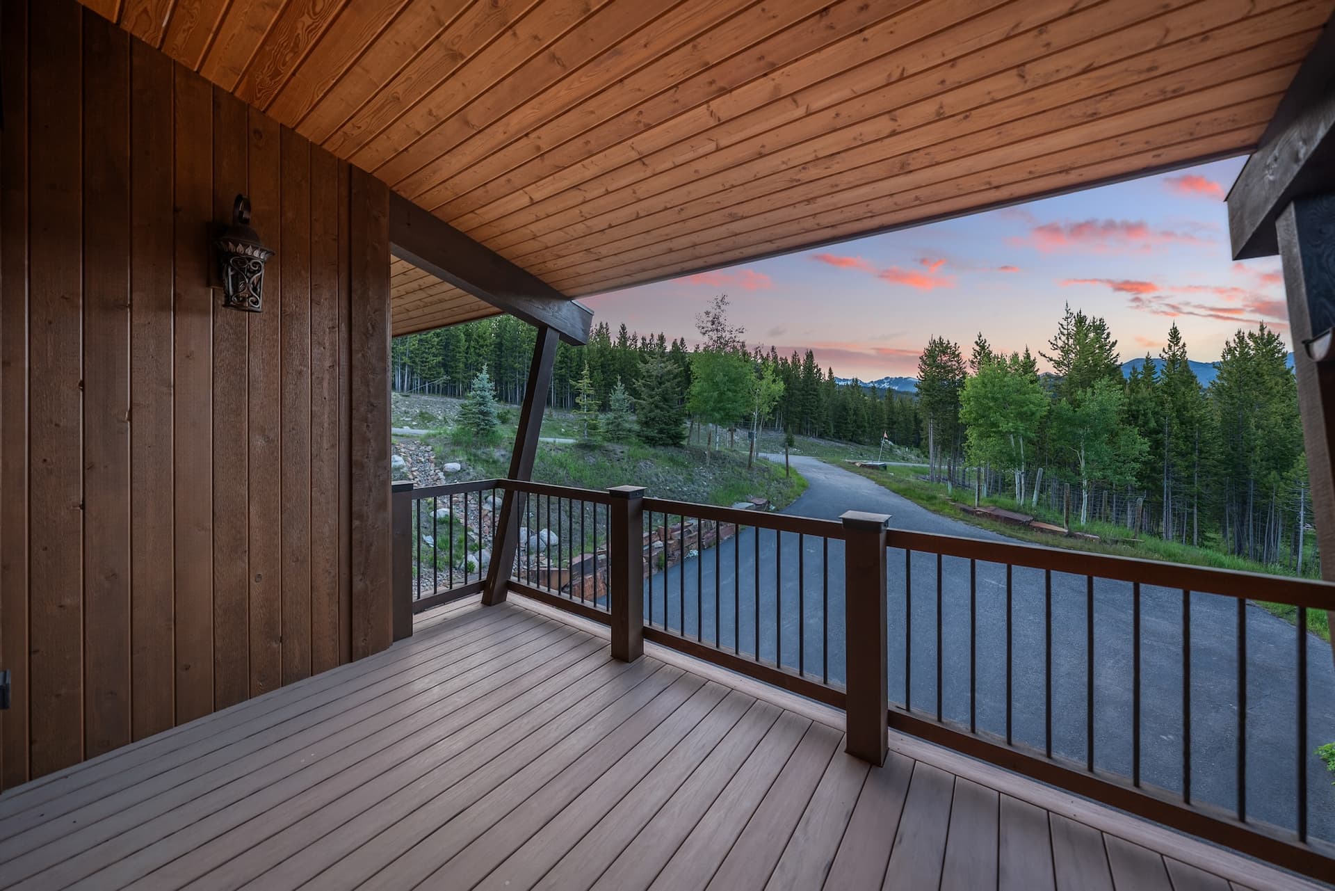 Last Best Chalet - Image 17