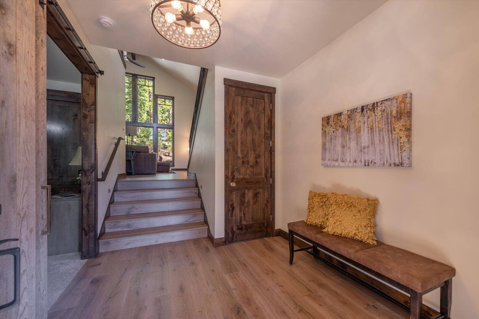 Lavish Cabin at Gray's Crossing - Image 8