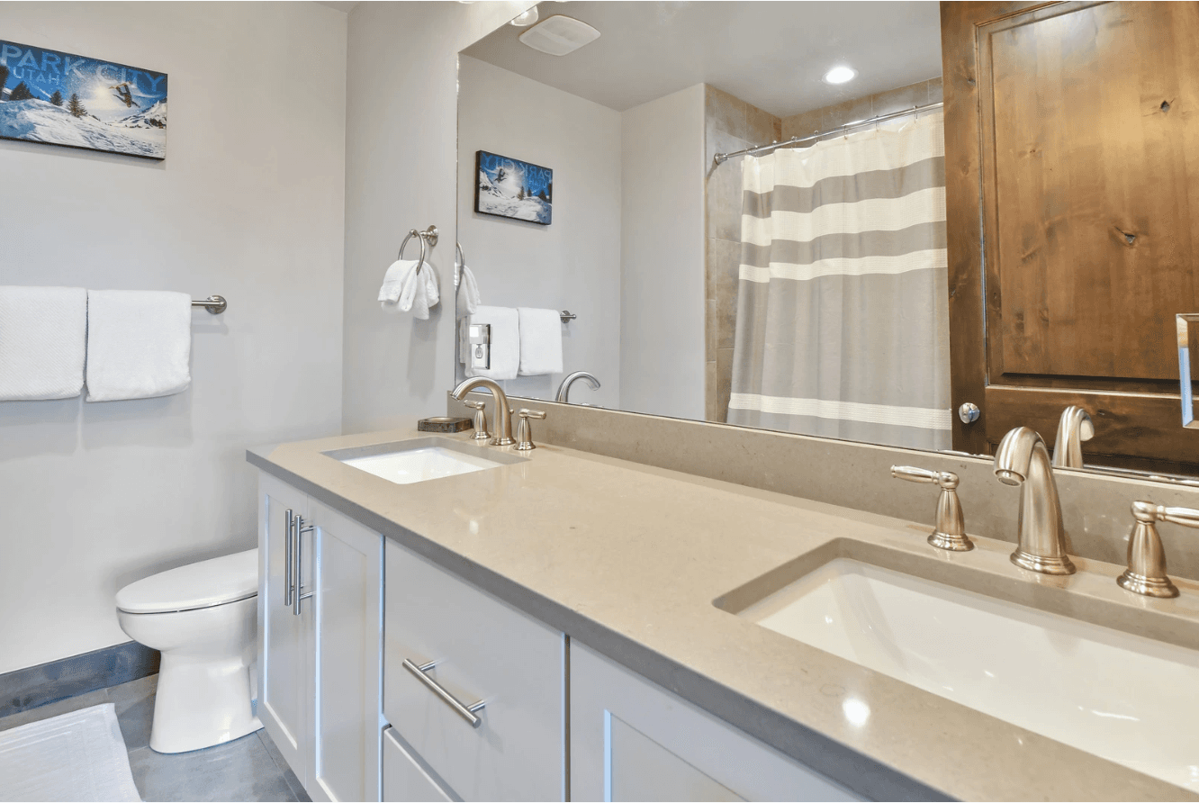 Alpine Abode - Image 13