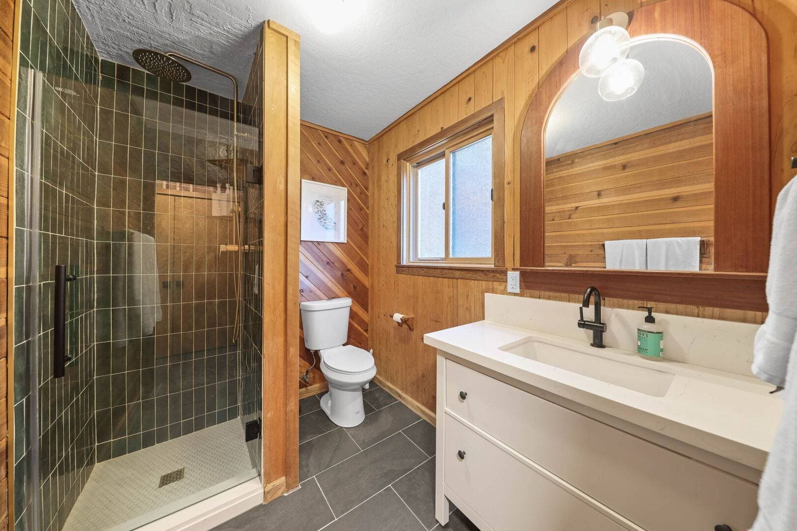 Sleeping Bear Lodge - Image 11