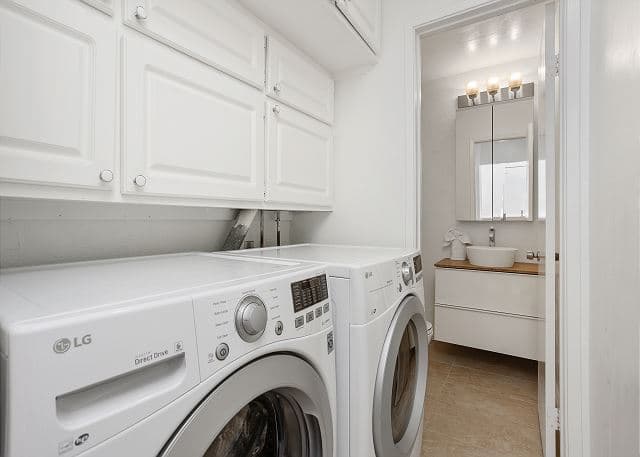 Shore O'Clock - Image 17