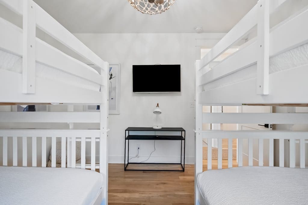 Shore Thing House - Image 23