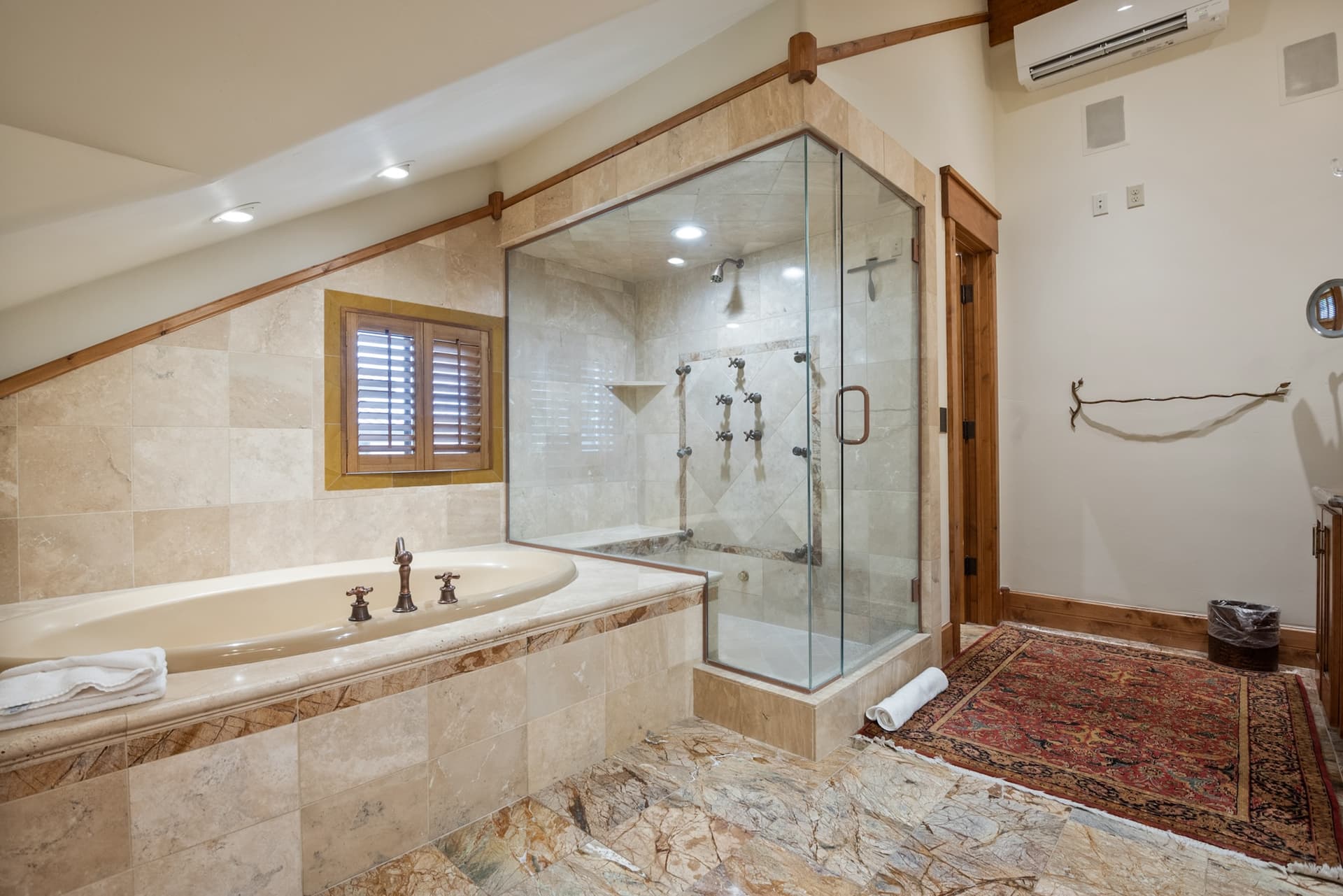 Timber Lodge at the Oaks - Image 29