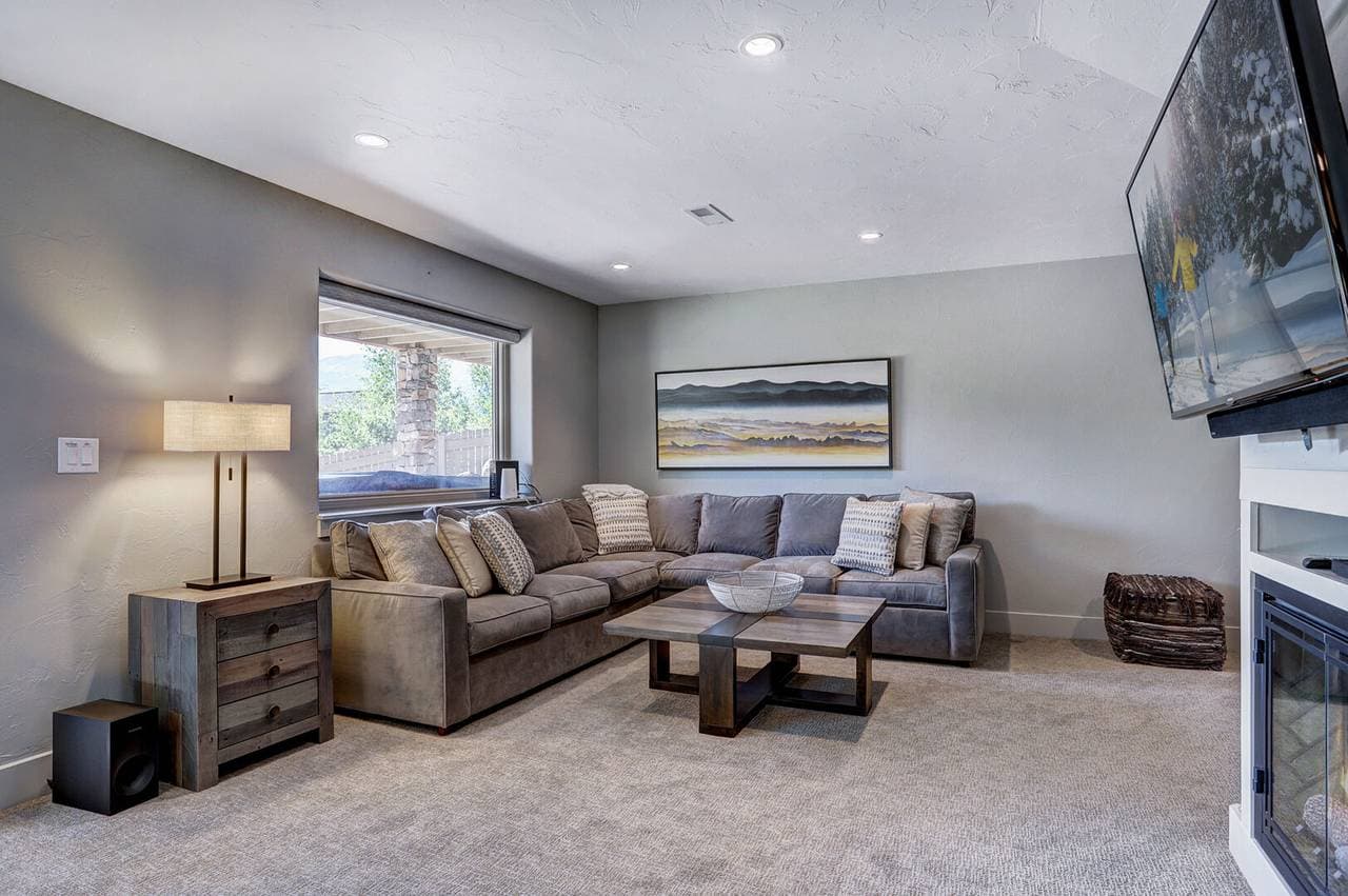 Creekside Escape - Image 31