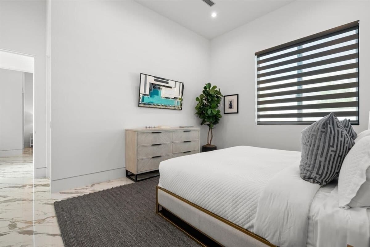 Bravo Villa #11 - Image 27