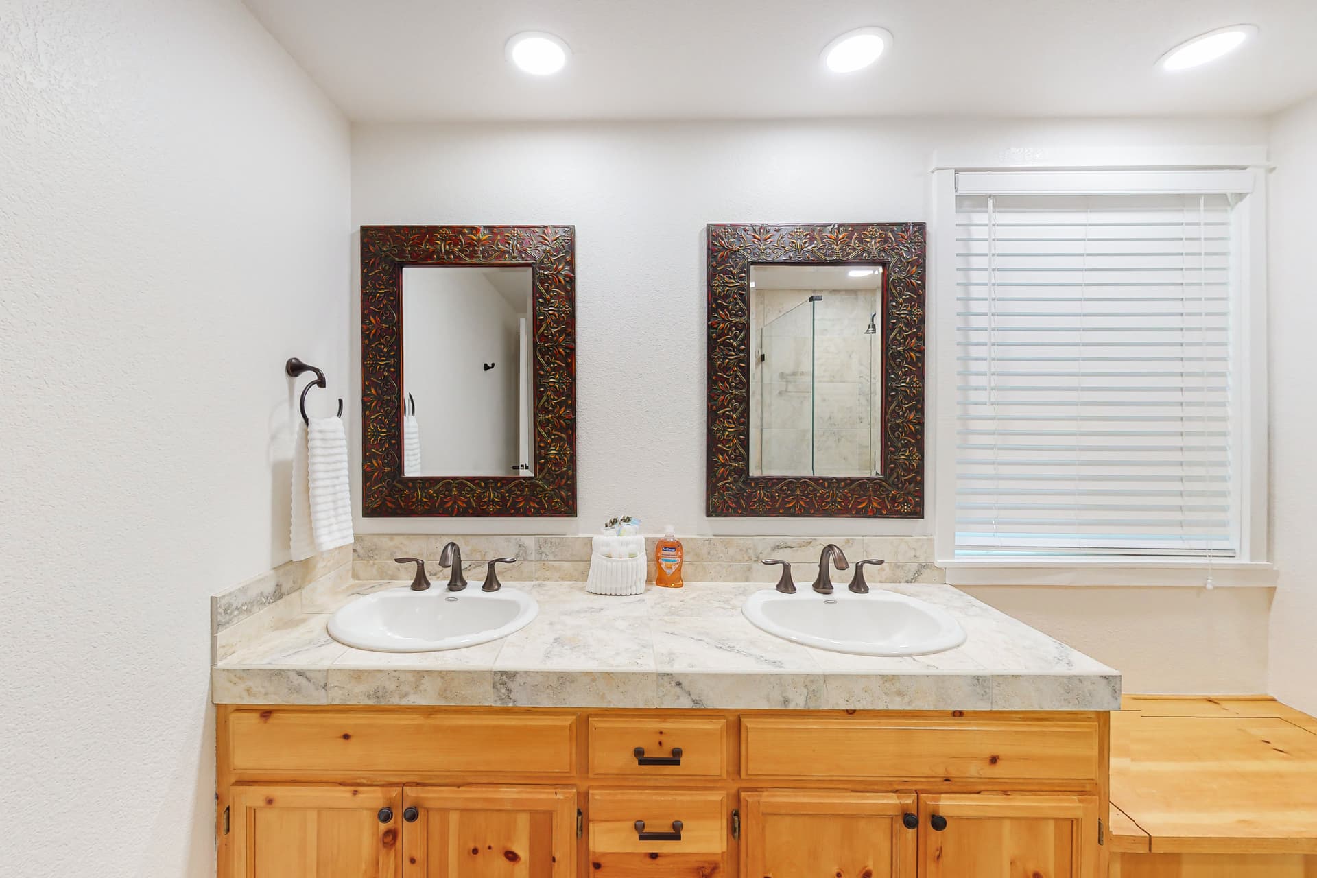 Trout Creek Retreat Home - Image 13