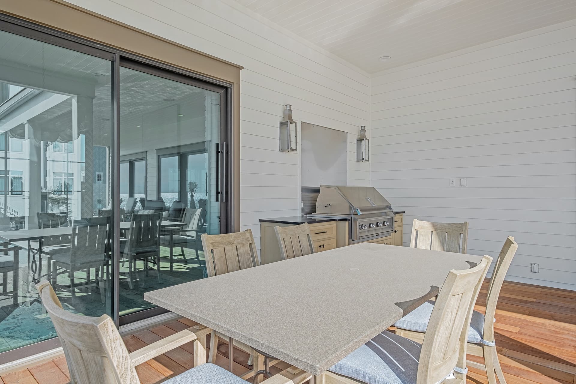 Emerald Le Luxe - Image 44