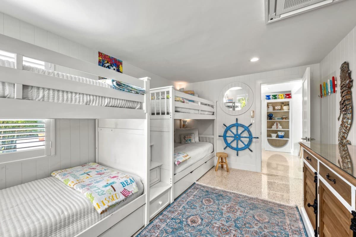 Beach Palm House - Image 32