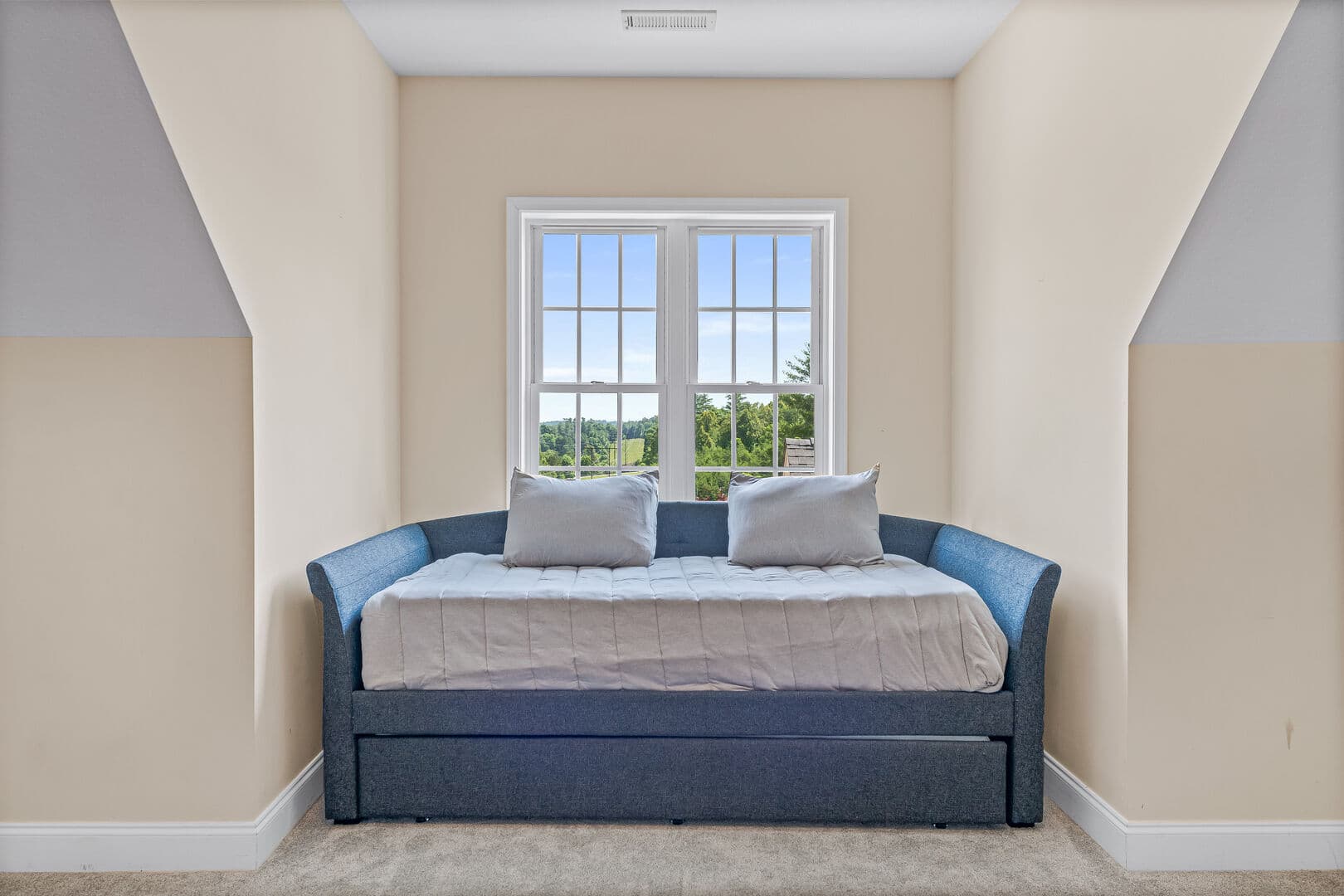 Nader Manor - Image 20