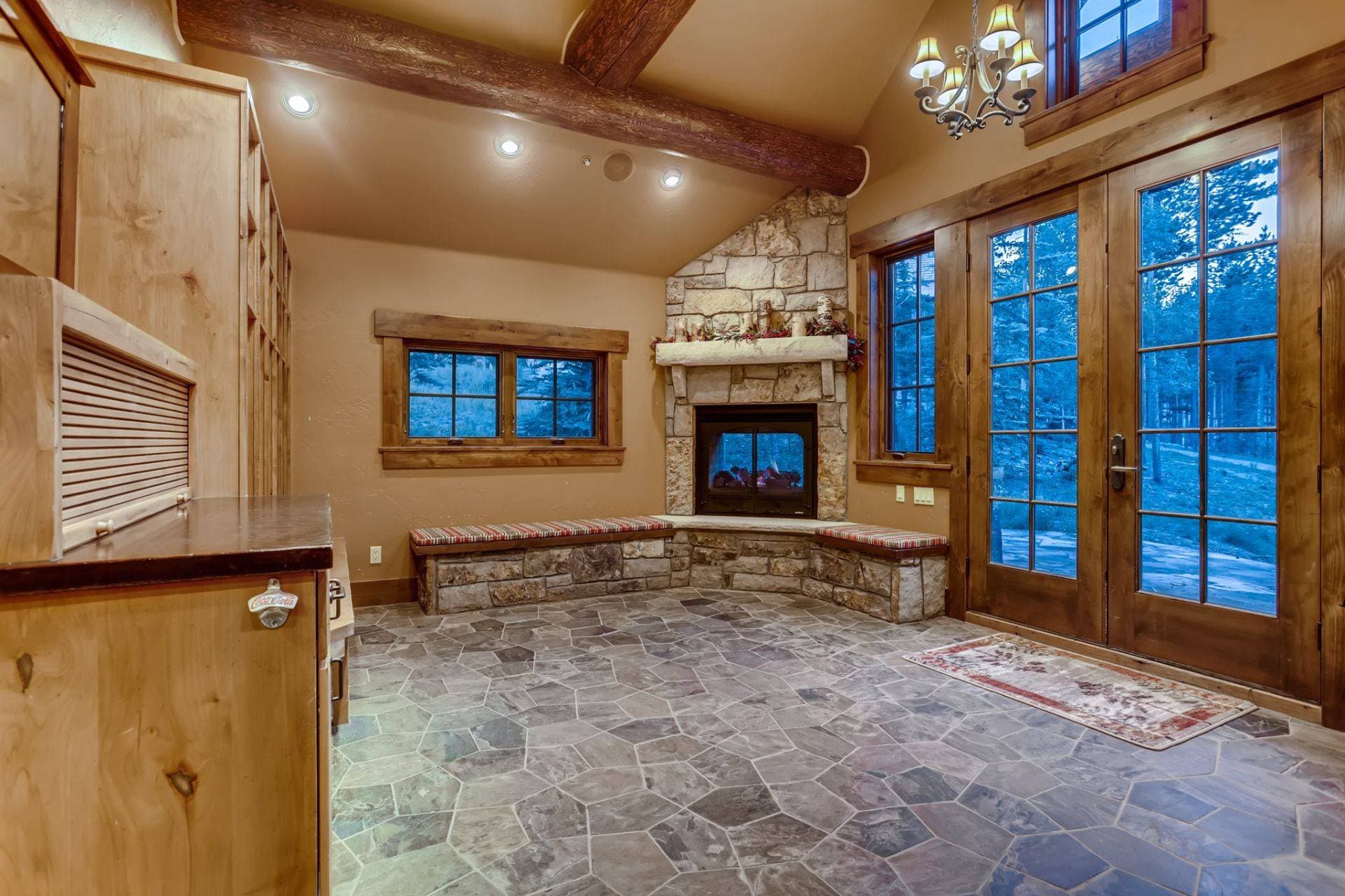 Ski Hi Lodge - Image 29