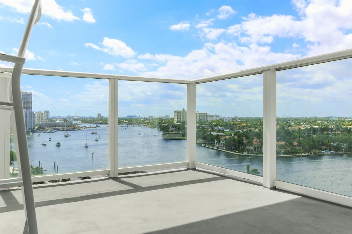 Coastal Home - Image 11