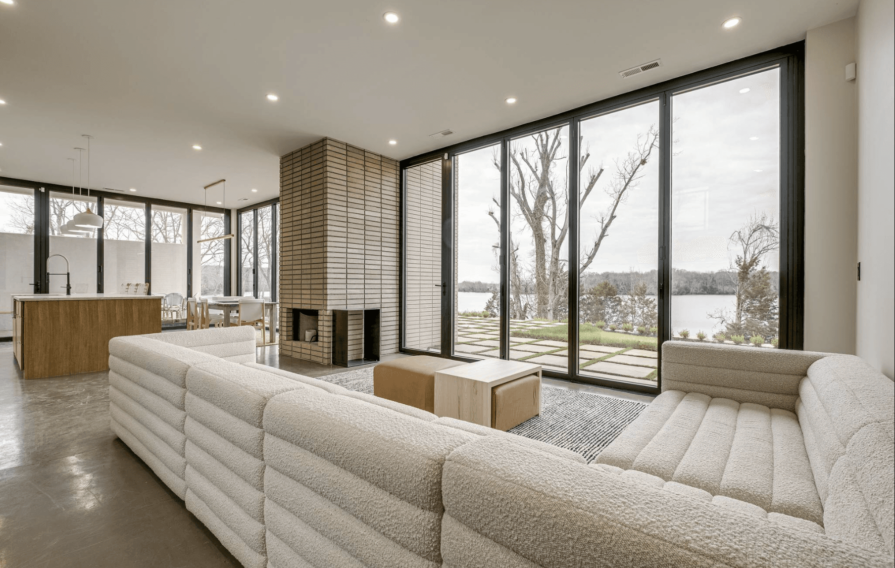 Nashville Lakeside Modern - Image 4