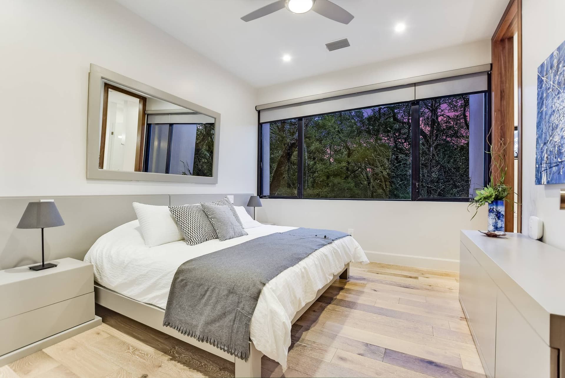 Austin Pinnacle - Image 37