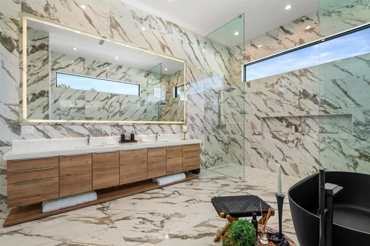 Bravo Villa #11 - Image 36