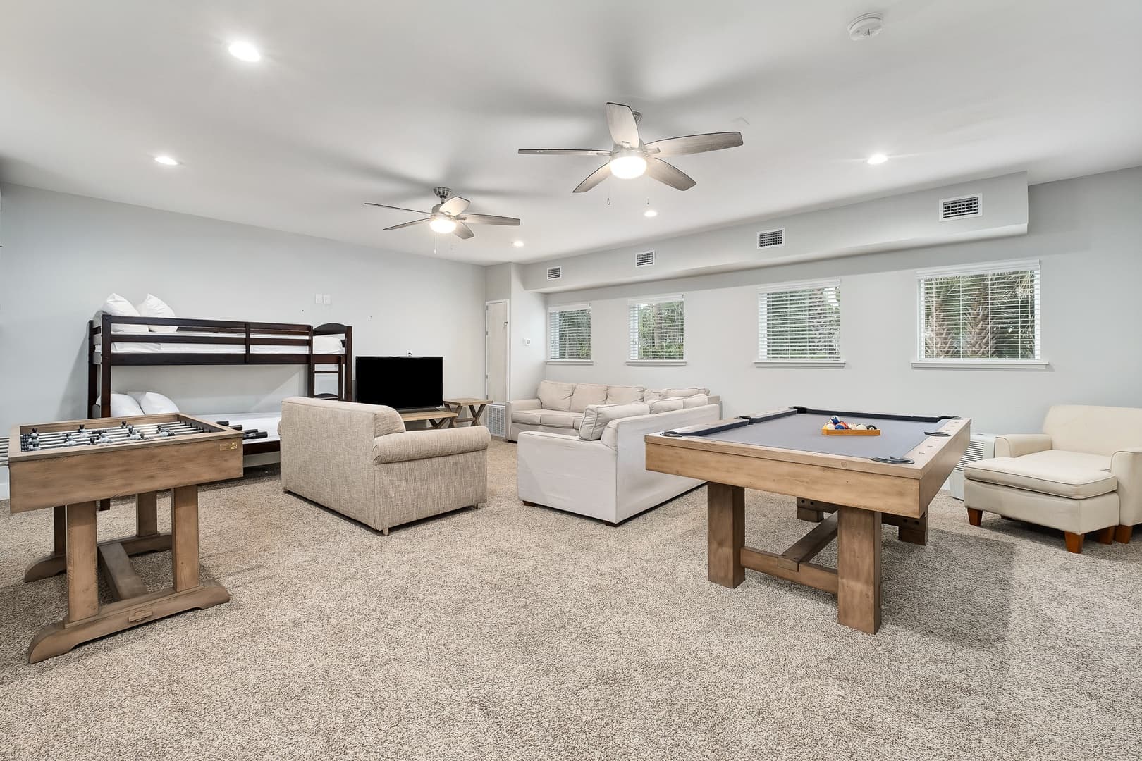 Latitudes - Image 11