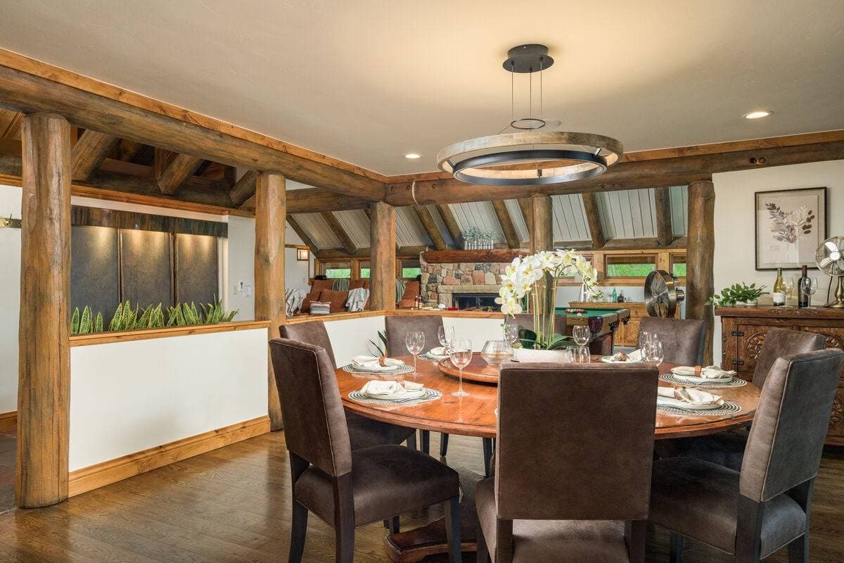 Four Sisters - Image 20