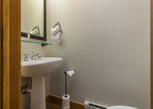 Summit Ridge Retreat - Image 19