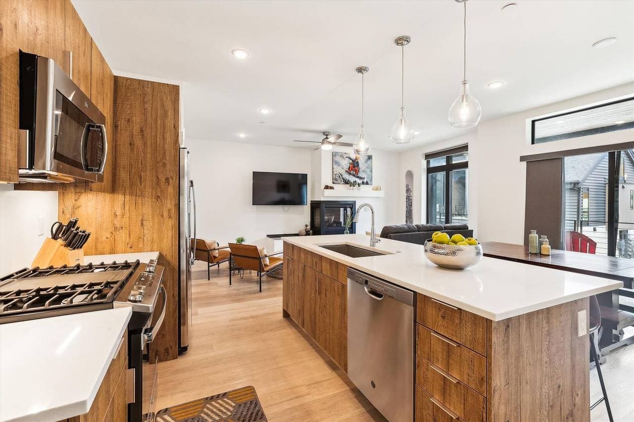 River West #522 - Image 3