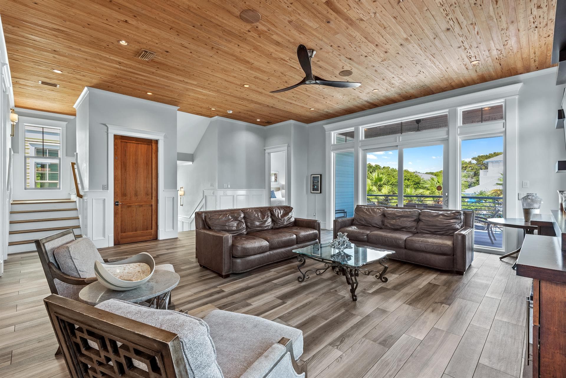 Life Aquatic Villa - Image 39