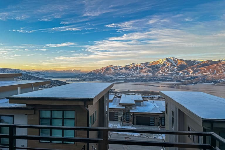 Luxury Hideout Overlook - Image 28