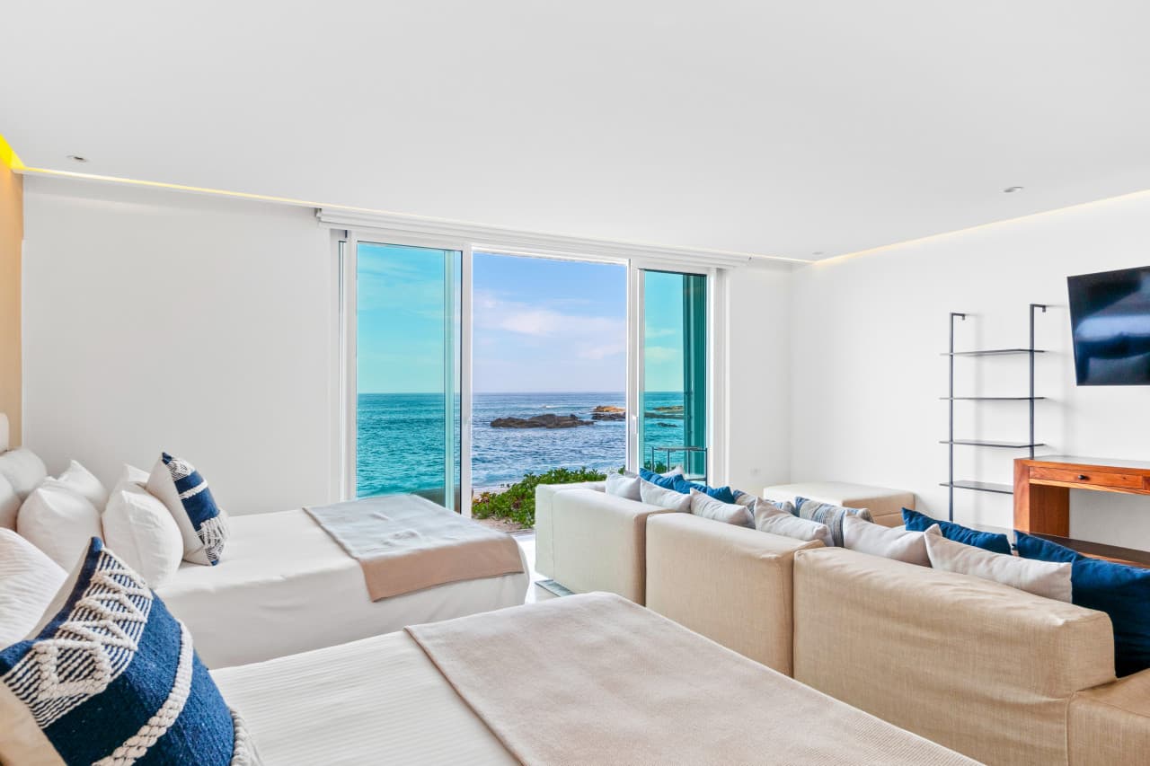 Private Beachfront in Palmilla - Image 50