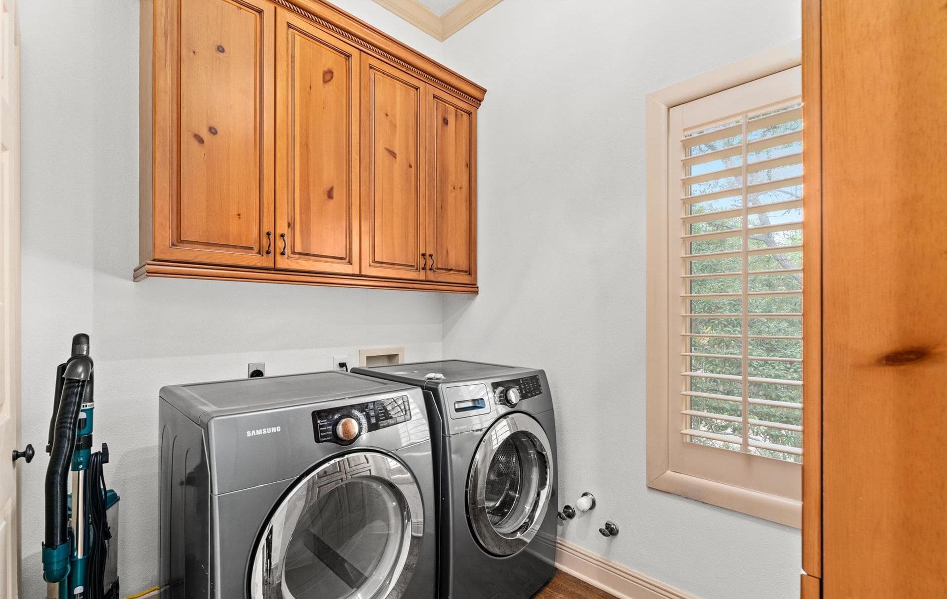 Paradise Isle - Image 37