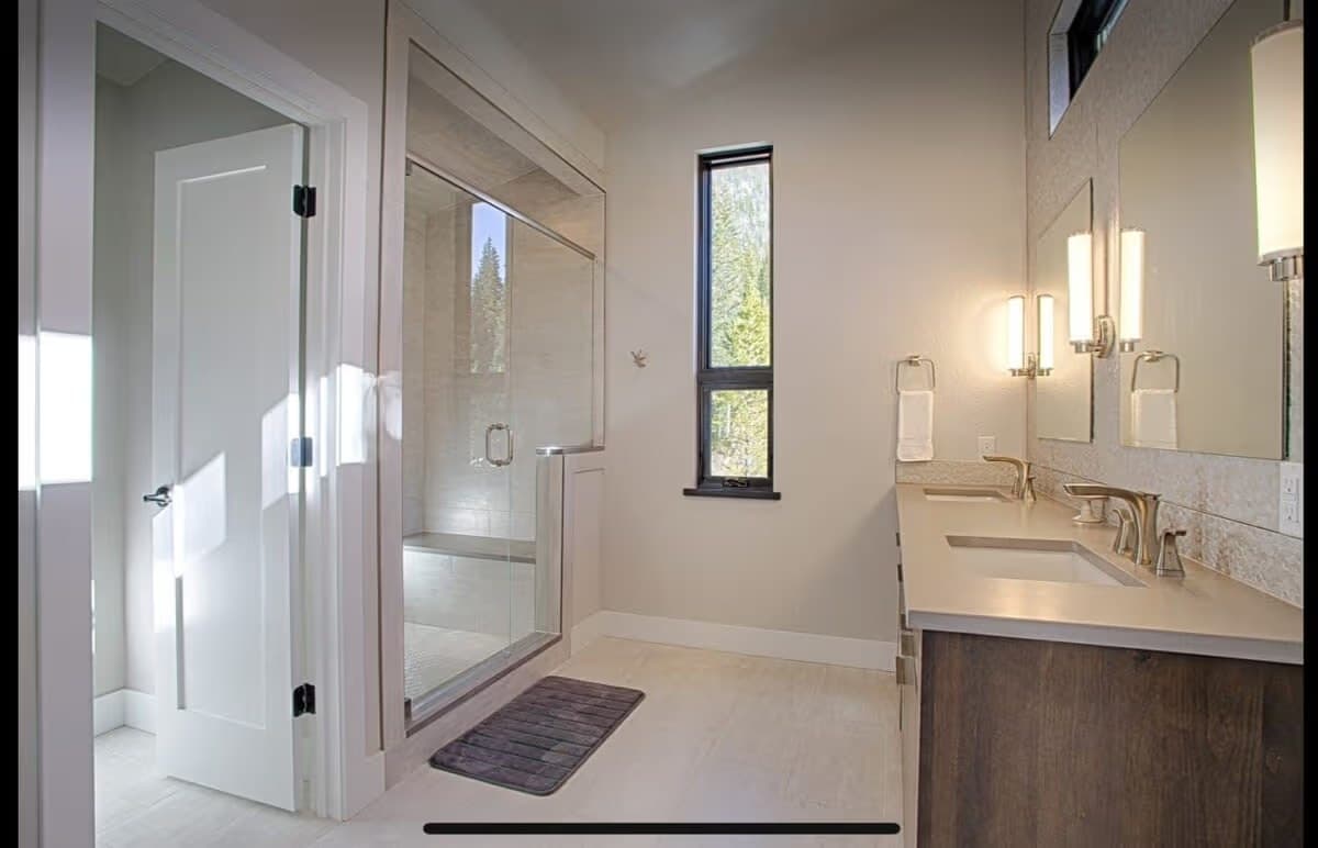 Echo Pines Chalet - Image 8