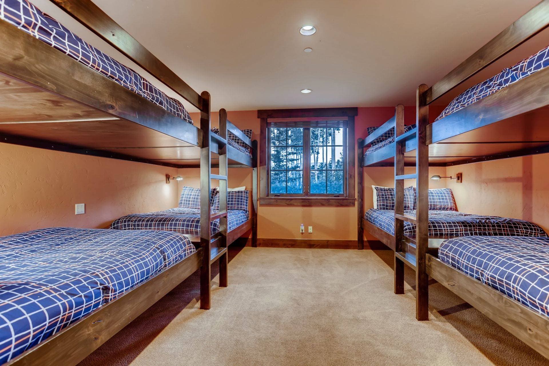 Ski Hi Lodge - Image 25