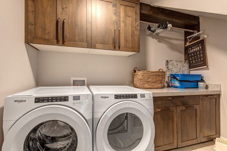 Hideout Hideaway - Image 34