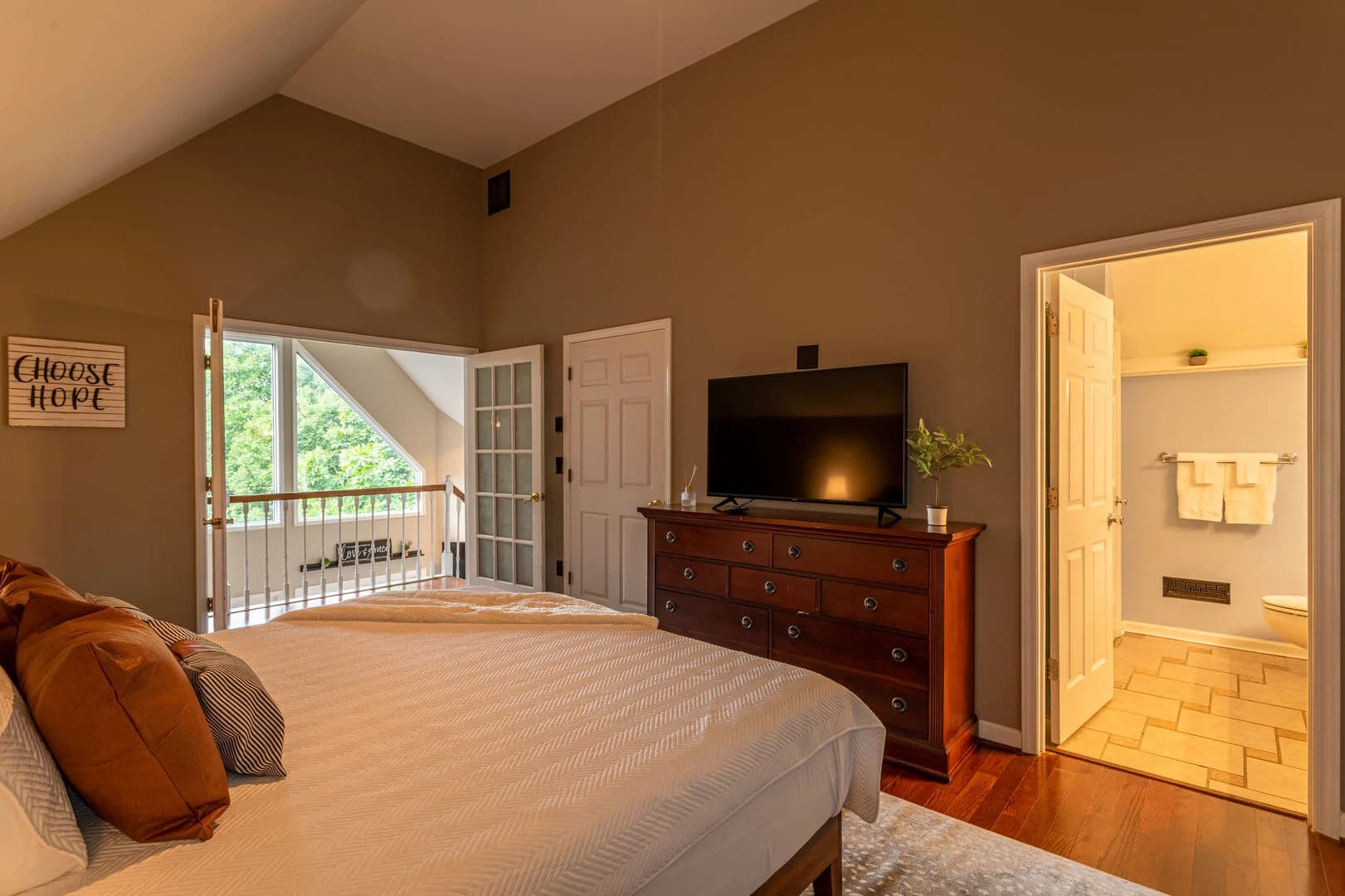 Sky High Chalet - Image 19