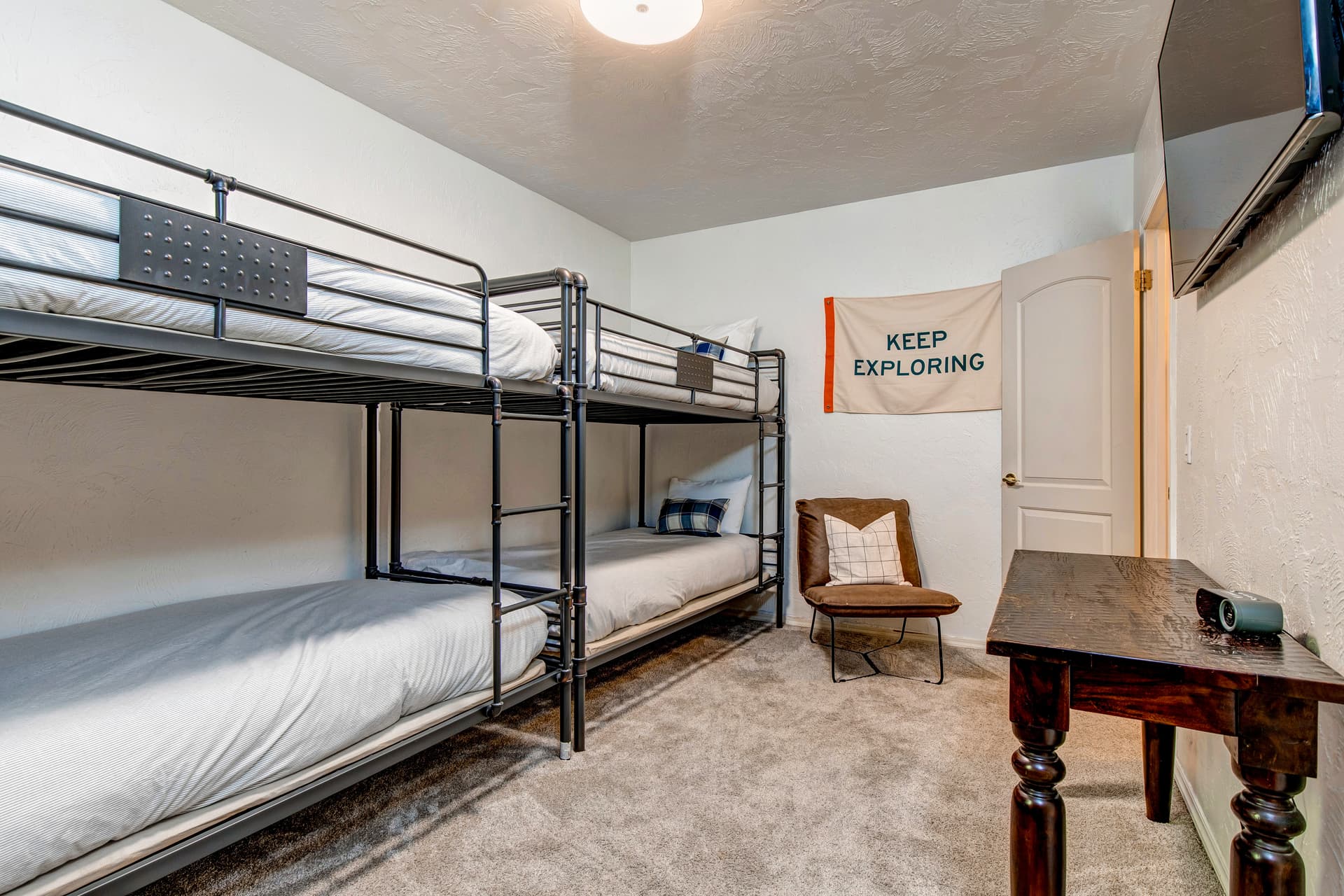 Mountain Hillside Manor - Image 25