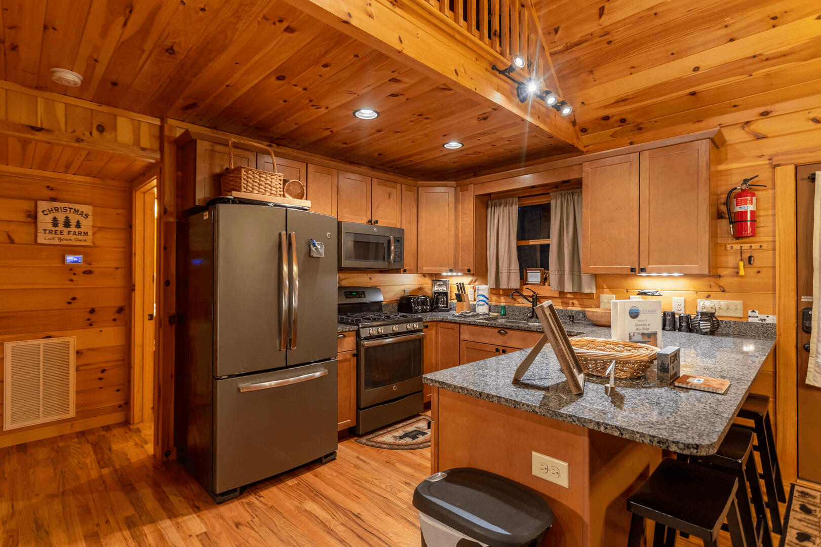 Bearadise at Blue Ridge - Image 7