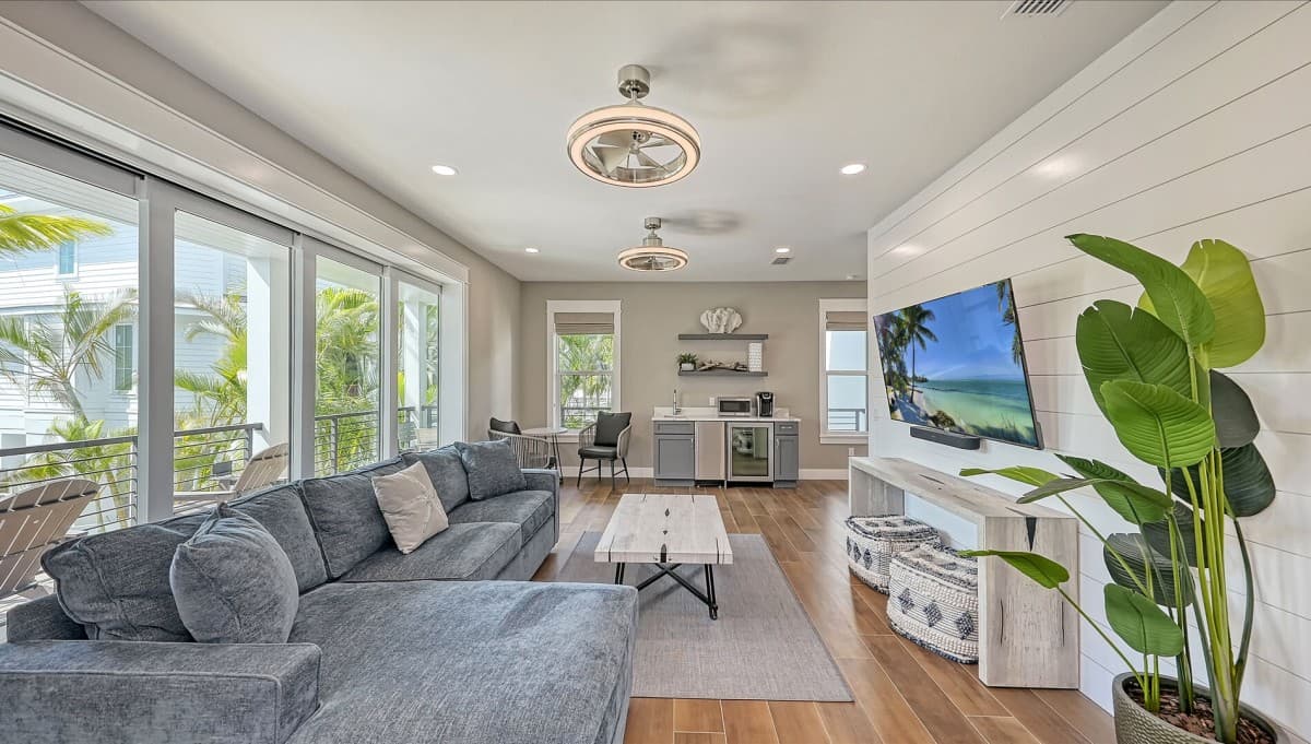 Tropical Oasis - Image 4