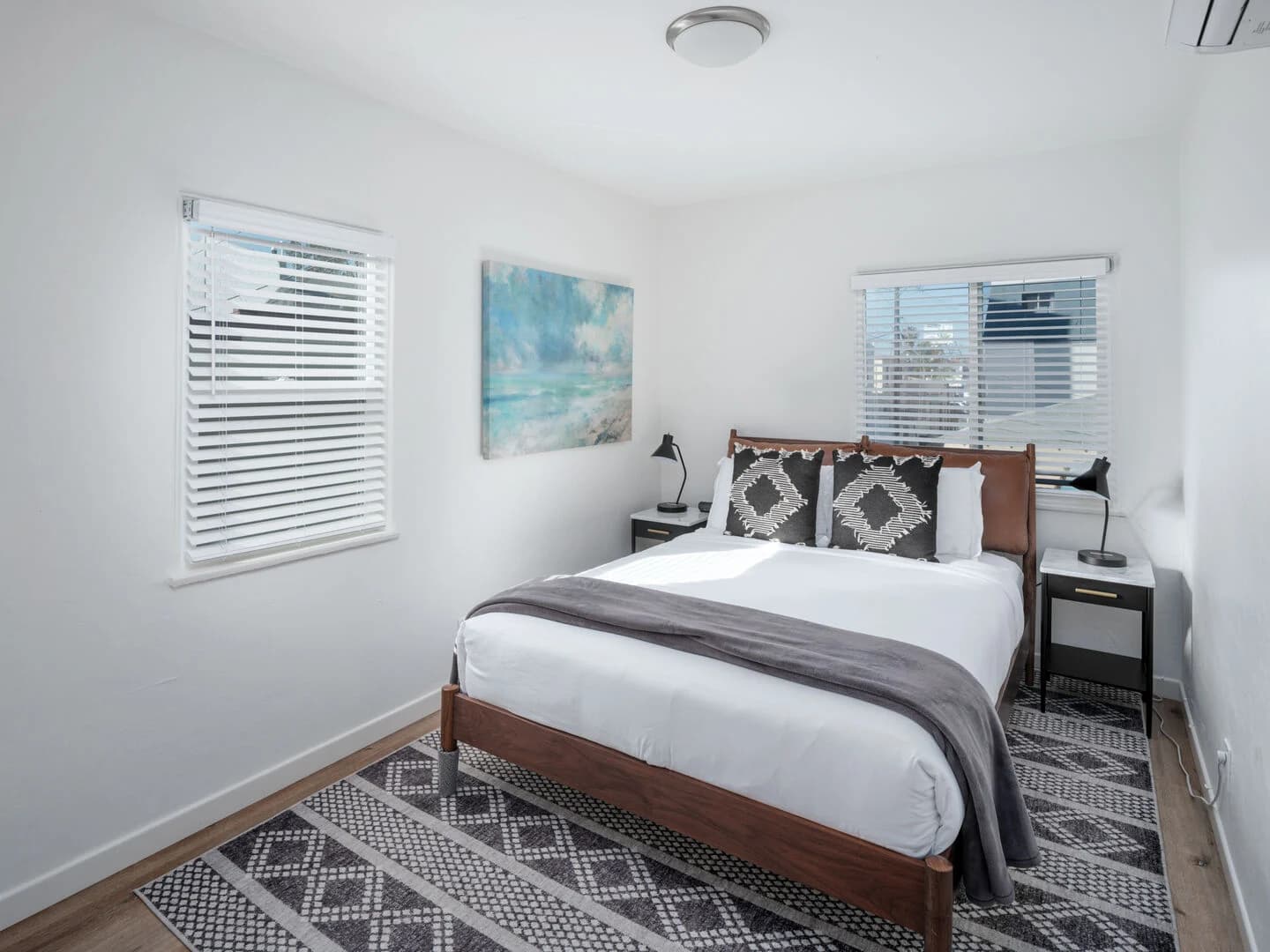 Bayside Home - Image 11