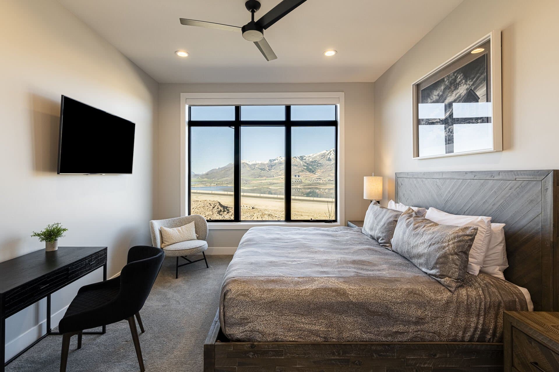 Hideout Epic View - Image 4